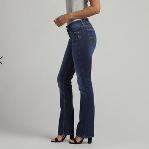 NWT Silver Jeans Suki Curvy Fit Mid Rise Slim Boot Mid Indigo Jeans - W27 L 33